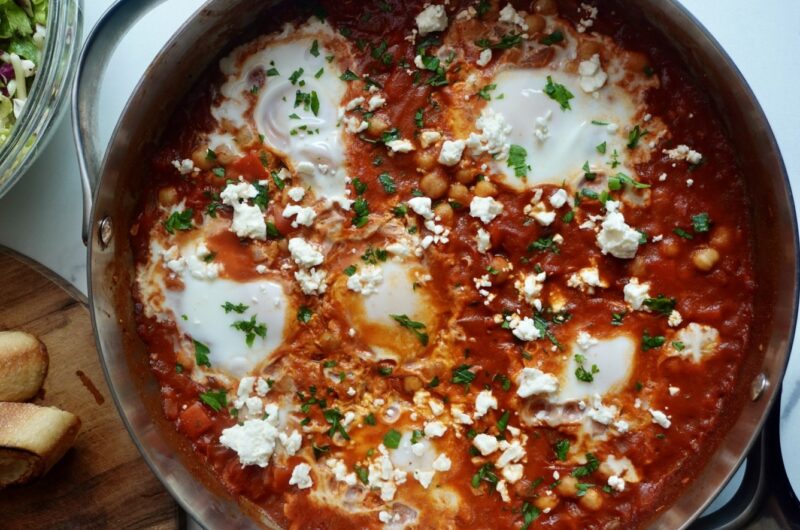 Easy Shakshuka with Chickpeas (One Pan Dinner)